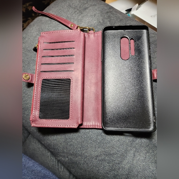 One plus 8 pro wallet phone case - Picture 3 of 5